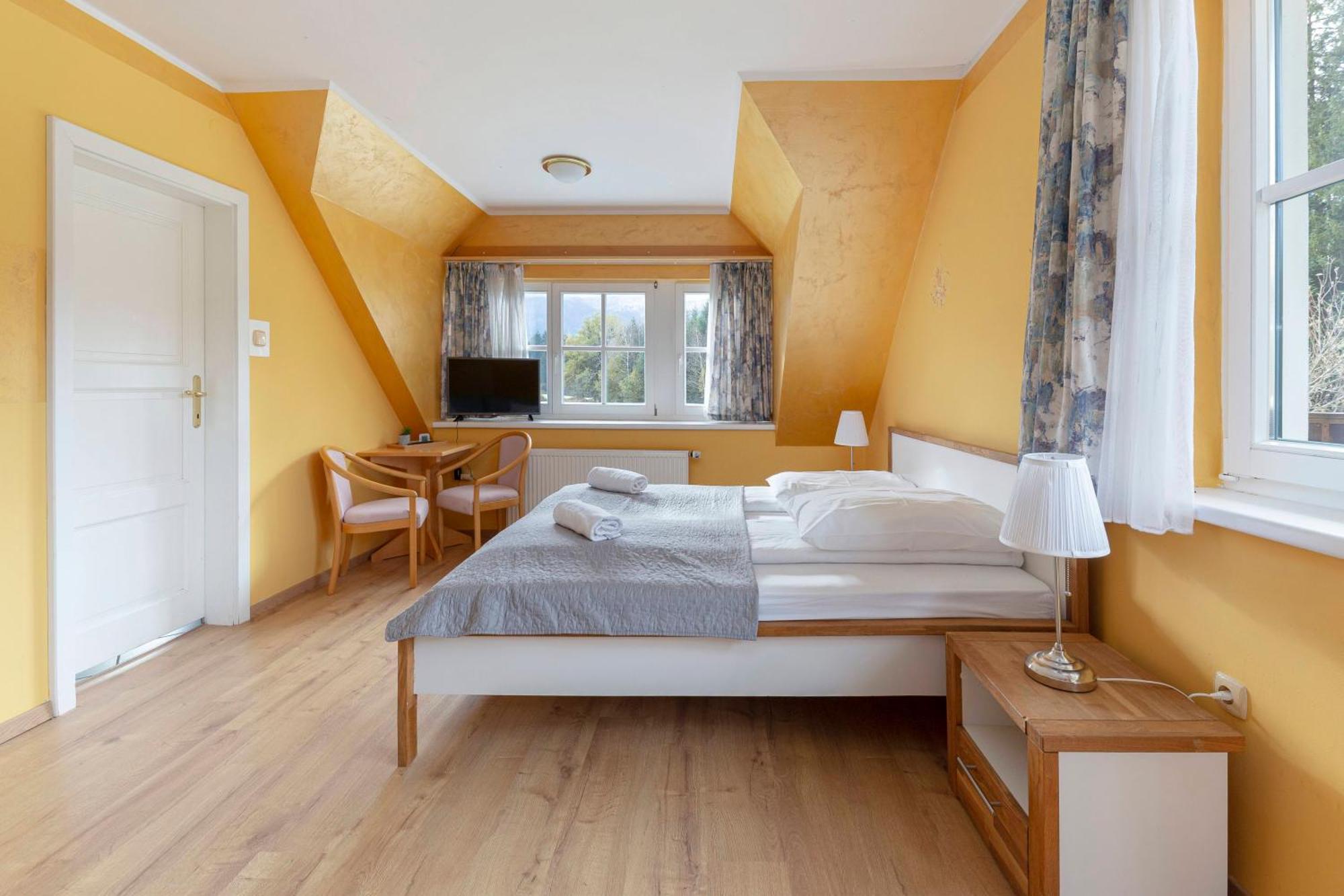 Hotel Burger Veniše Recica ob Savinji Exterior foto