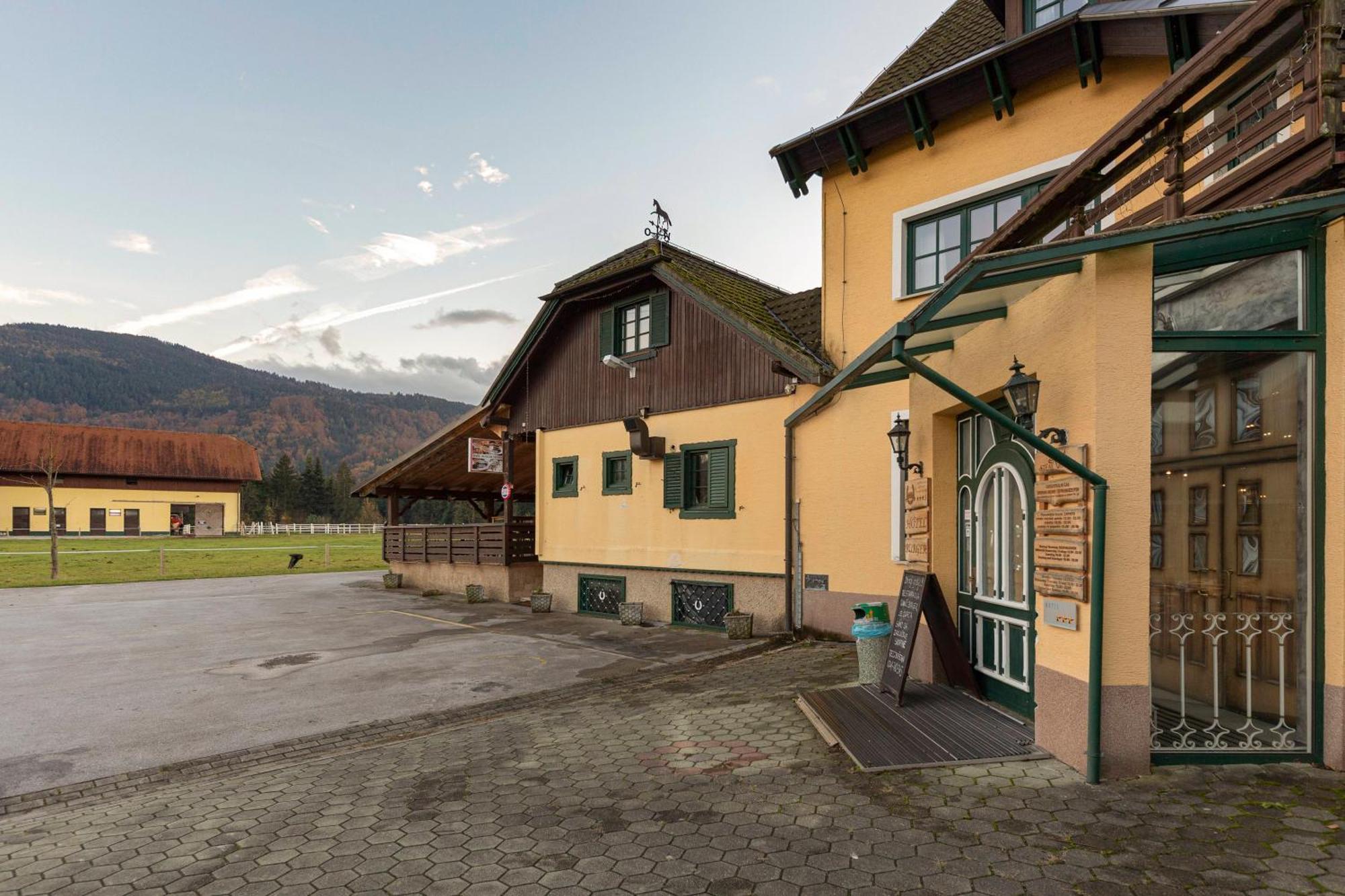 Hotel Burger Veniše Recica ob Savinji Exterior foto