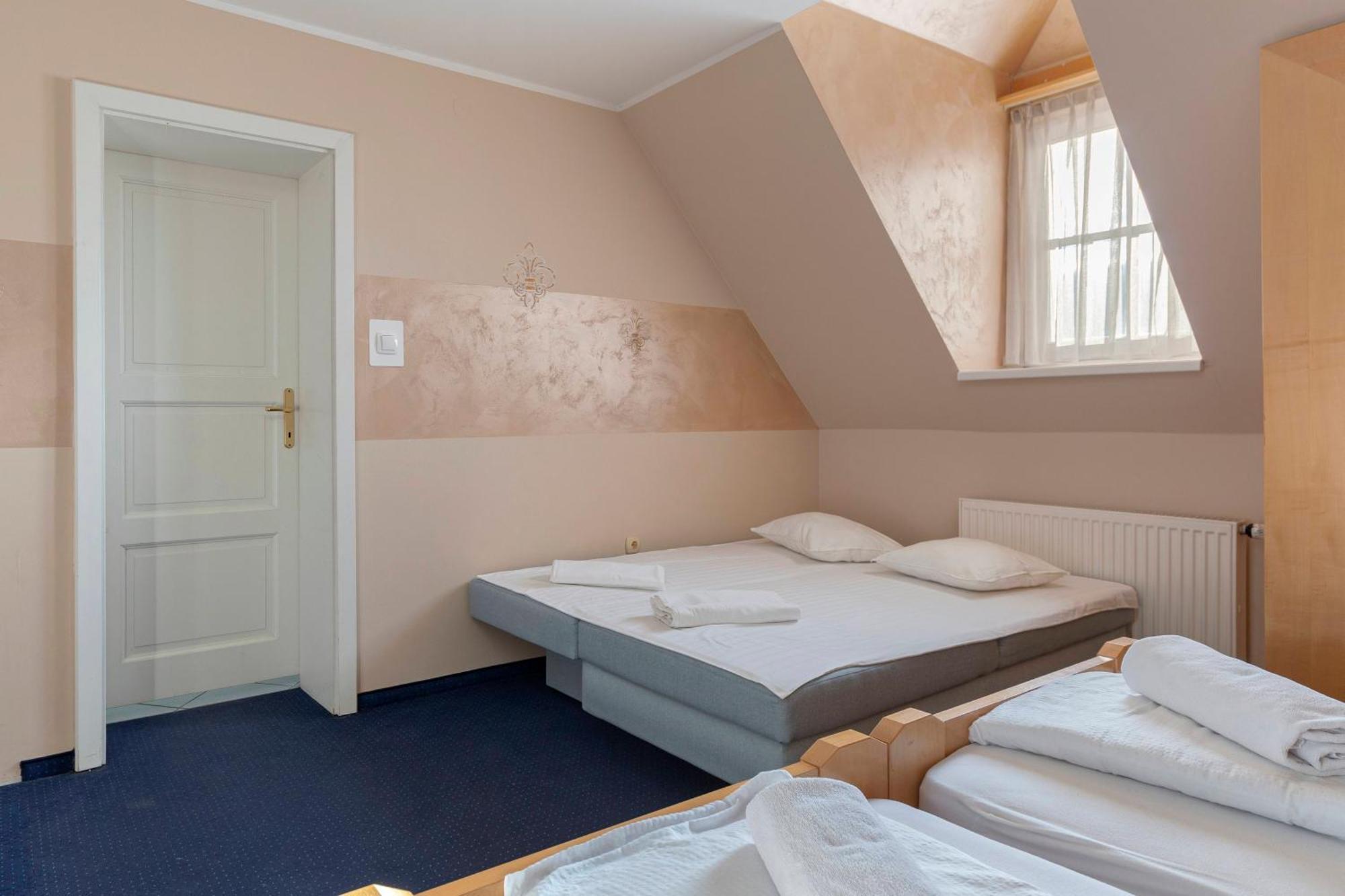 Hotel Burger Veniše Recica ob Savinji Exterior foto