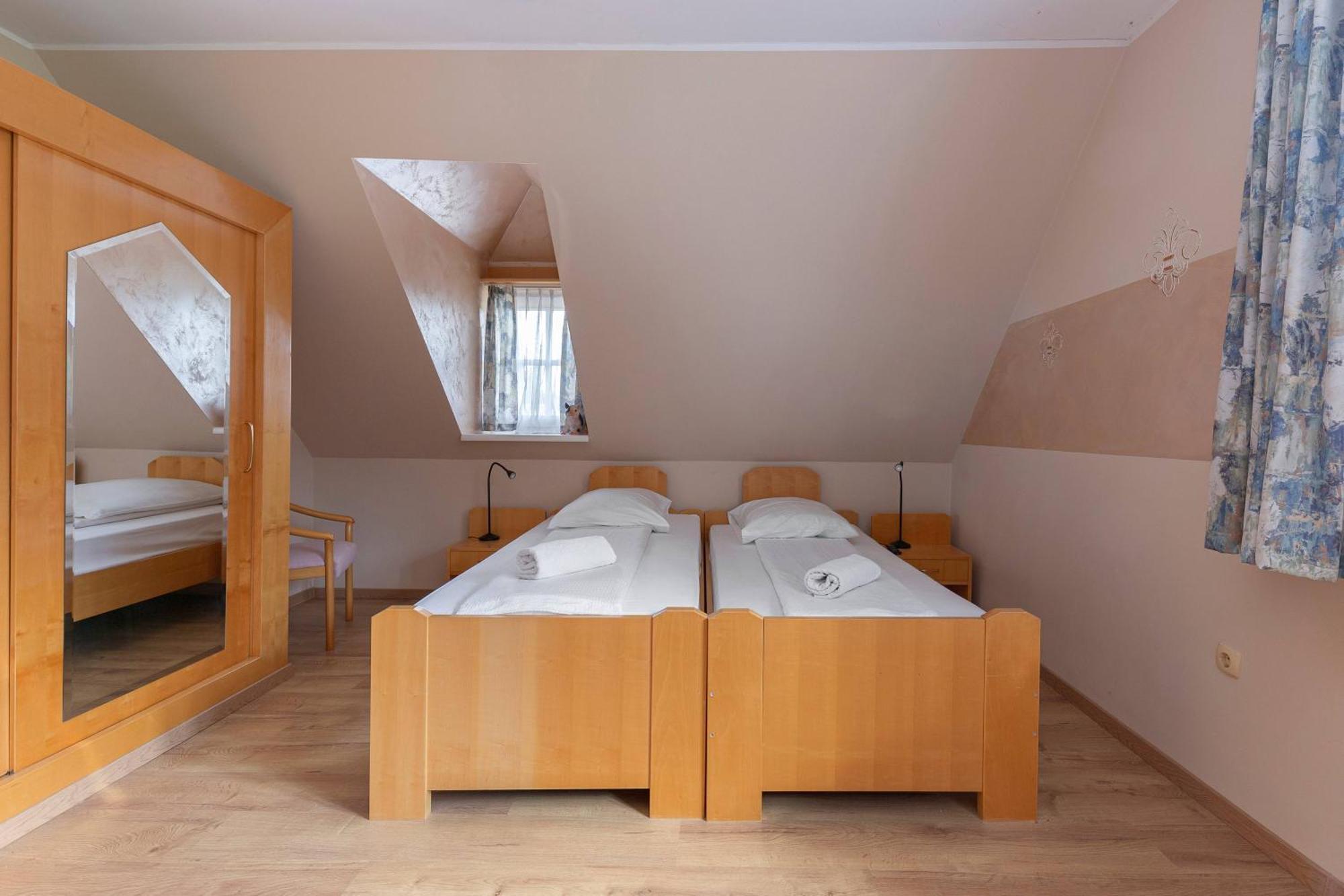 Hotel Burger Veniše Recica ob Savinji Exterior foto